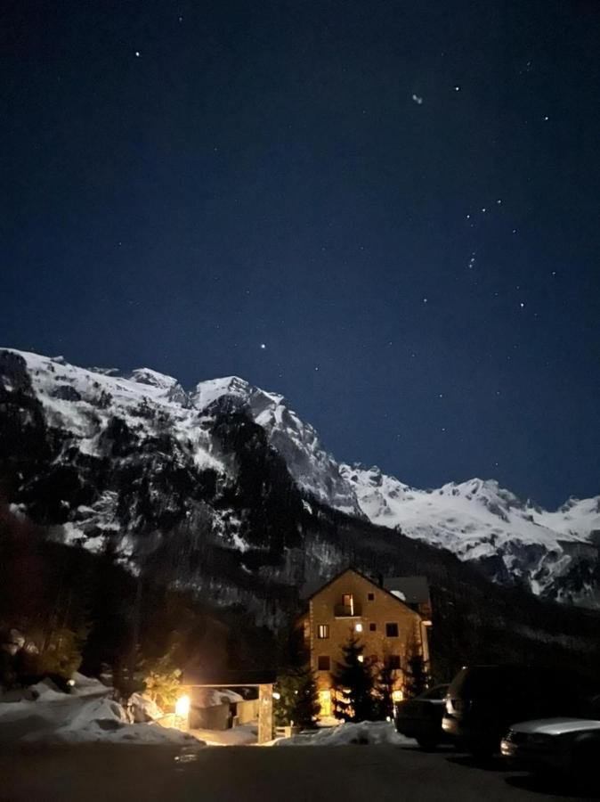Hotel Margjeka ヴァルボナ エクステリア 写真