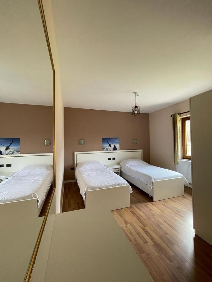 Hotel Margjeka ヴァルボナ エクステリア 写真