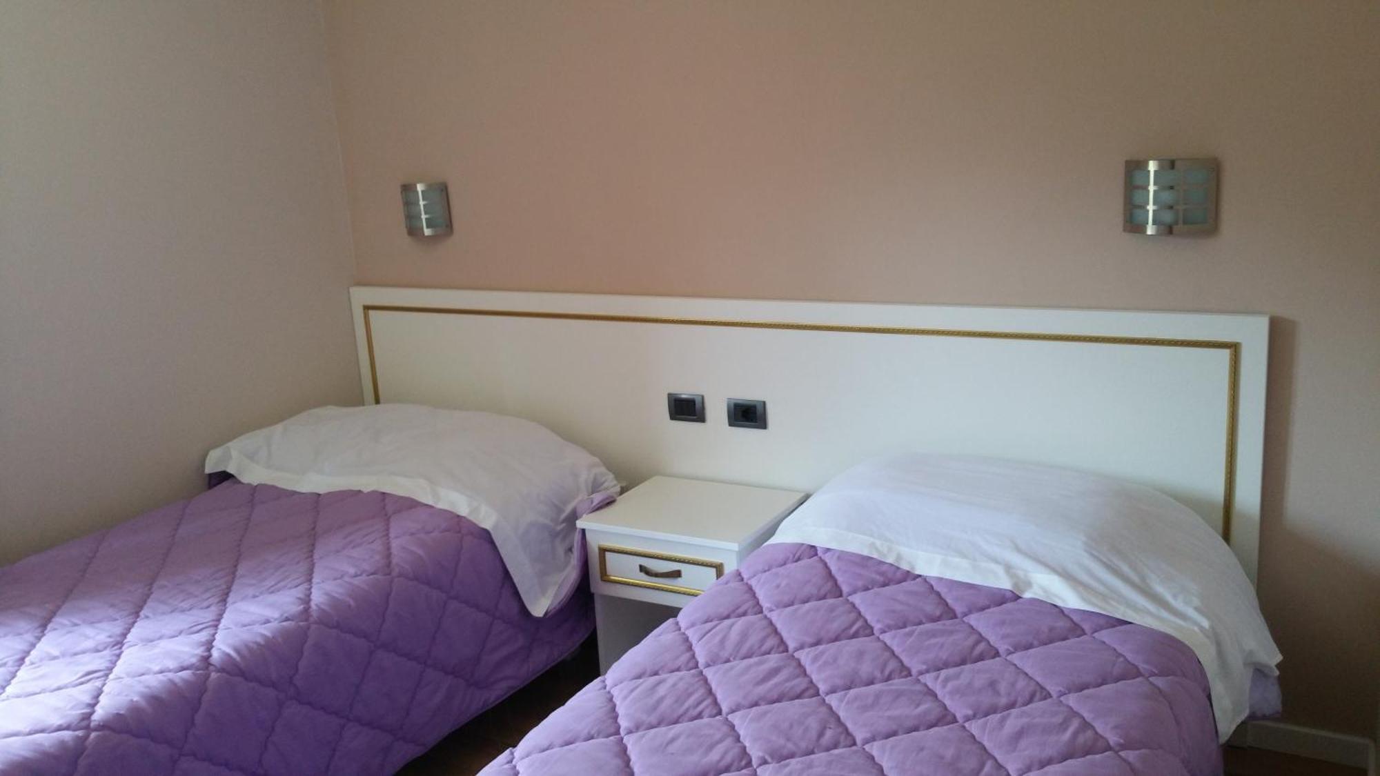Hotel Margjeka ヴァルボナ 部屋 写真