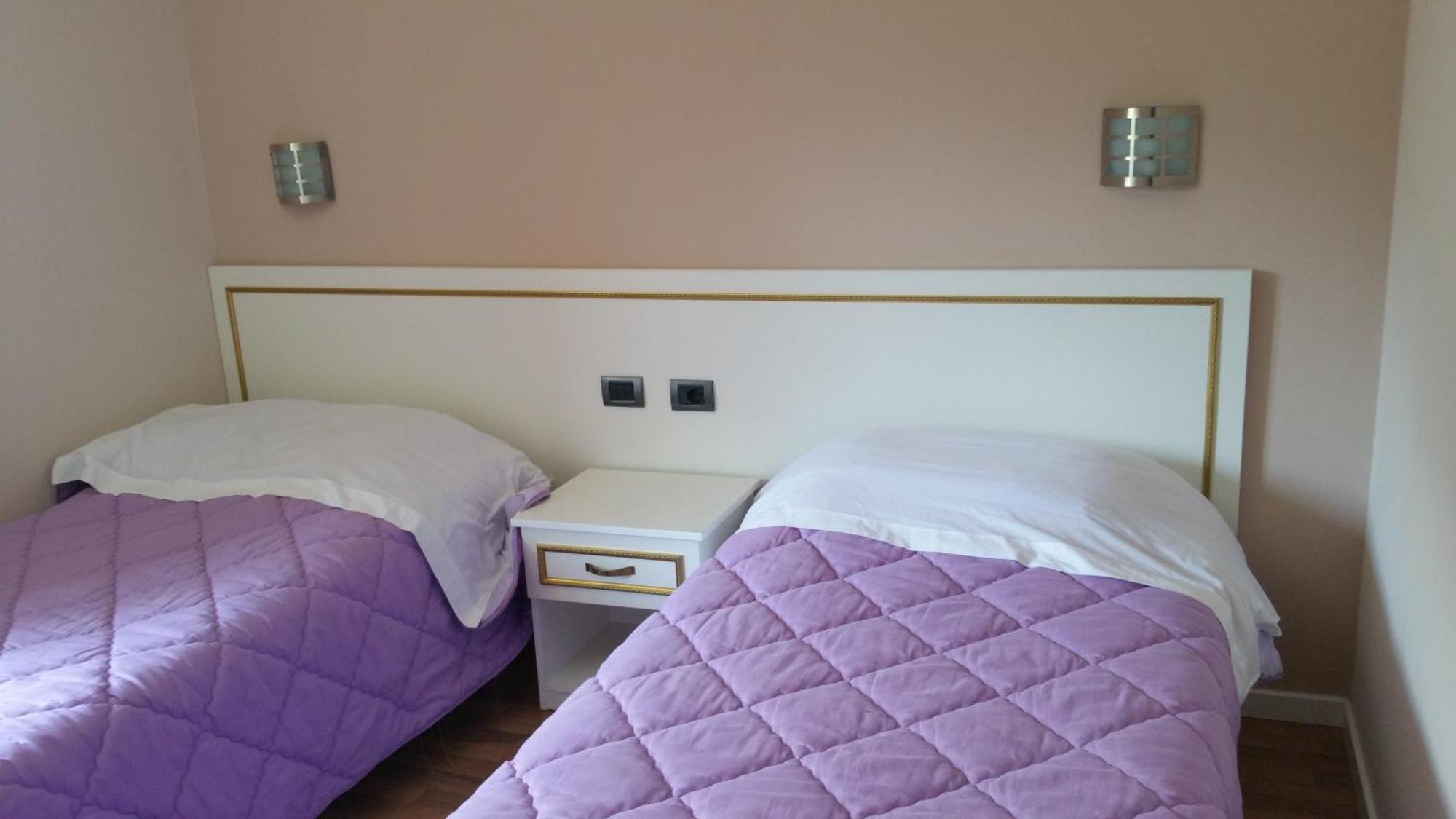 Hotel Margjeka ヴァルボナ 部屋 写真
