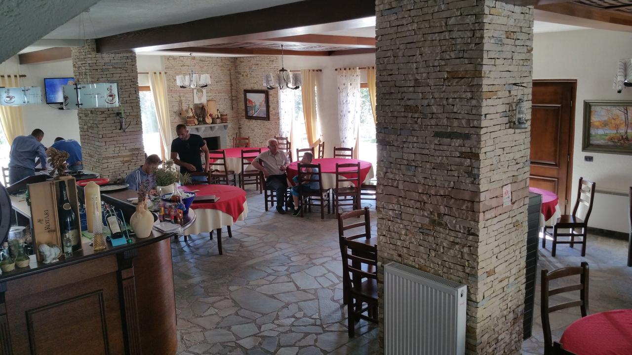 Hotel Margjeka ヴァルボナ エクステリア 写真